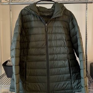 Amazon Women's Green Puffer Jacket XL